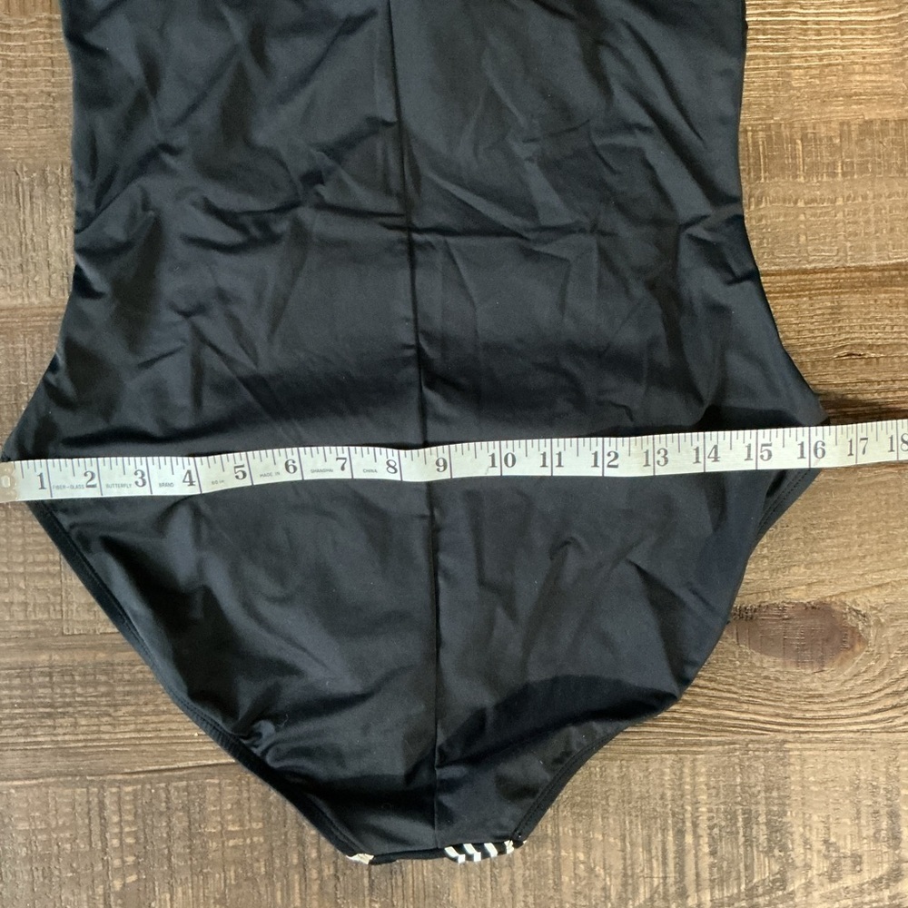 La Blanca Island Goddess One Piece Swimsuit Size 12 - Picture 8 of 9